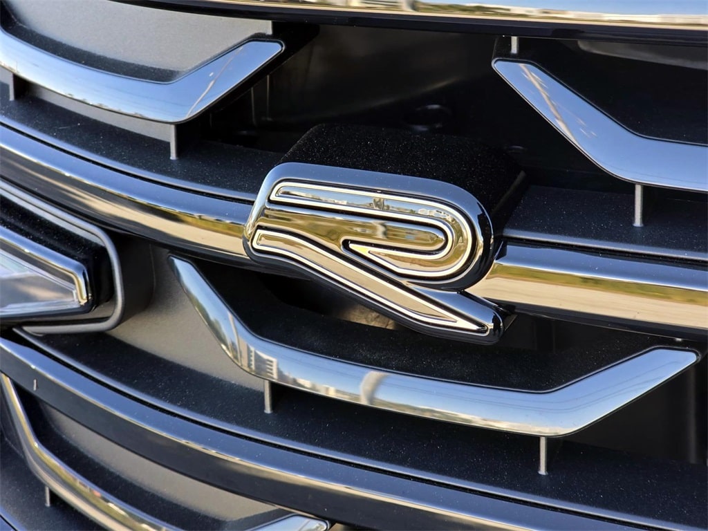 2026 Volkswagen Atlas Cross Sport SEL R-Line photo 2