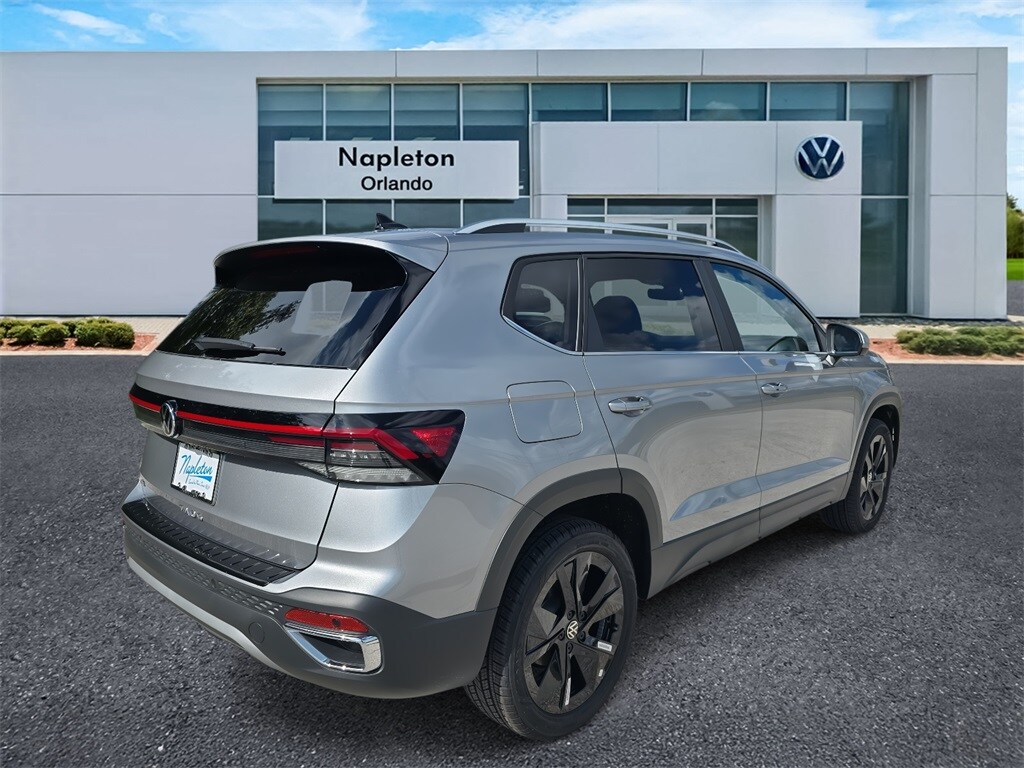 2025 Volkswagen Taos SE photo 2