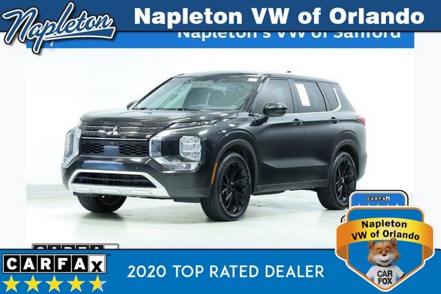 2023 Mitsubishi Outlander SE 2WD's photo