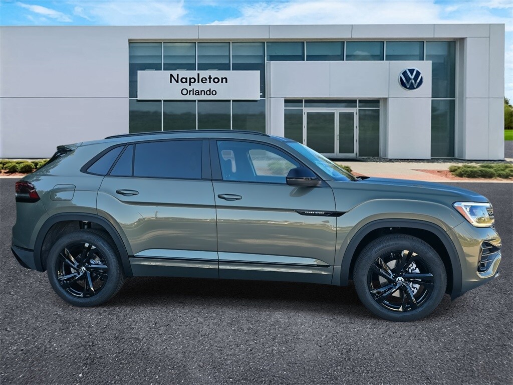 2026 Volkswagen Atlas Cross Sport SEL R-Line photo 3