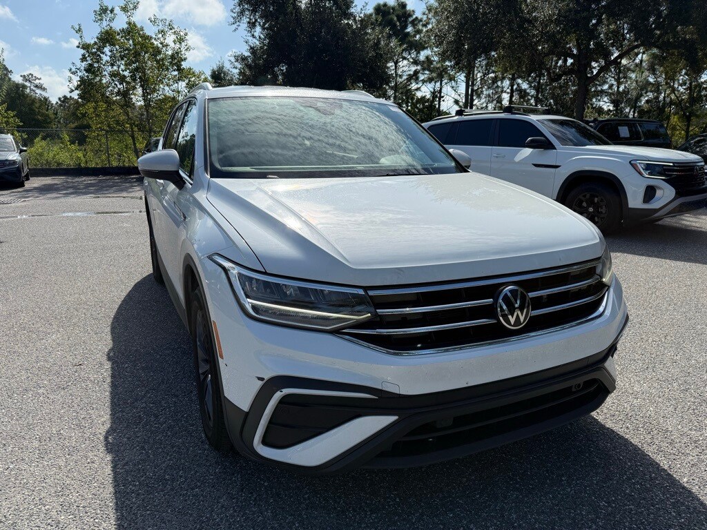 2023 Volkswagen Tiguan SE photo 2