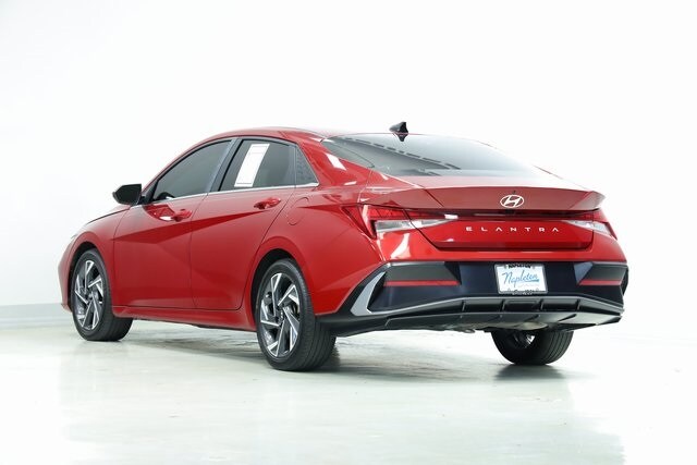 2024 Hyundai Elantra SEL Convenience photo 4