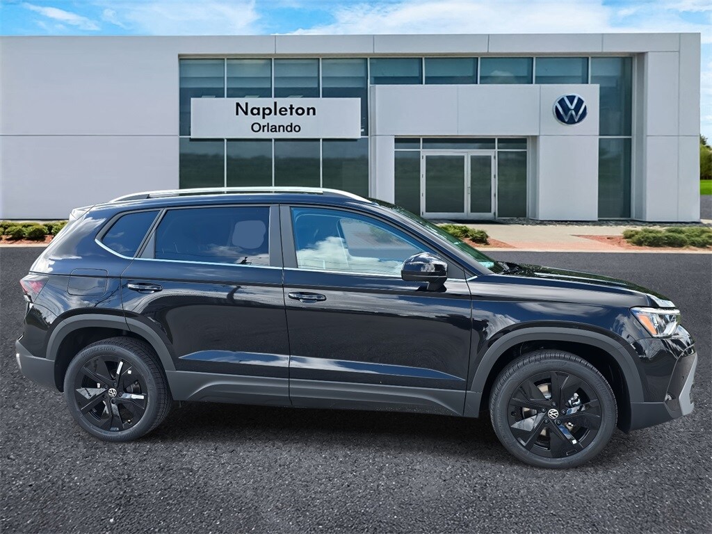 2025 Volkswagen Taos SE photo 2