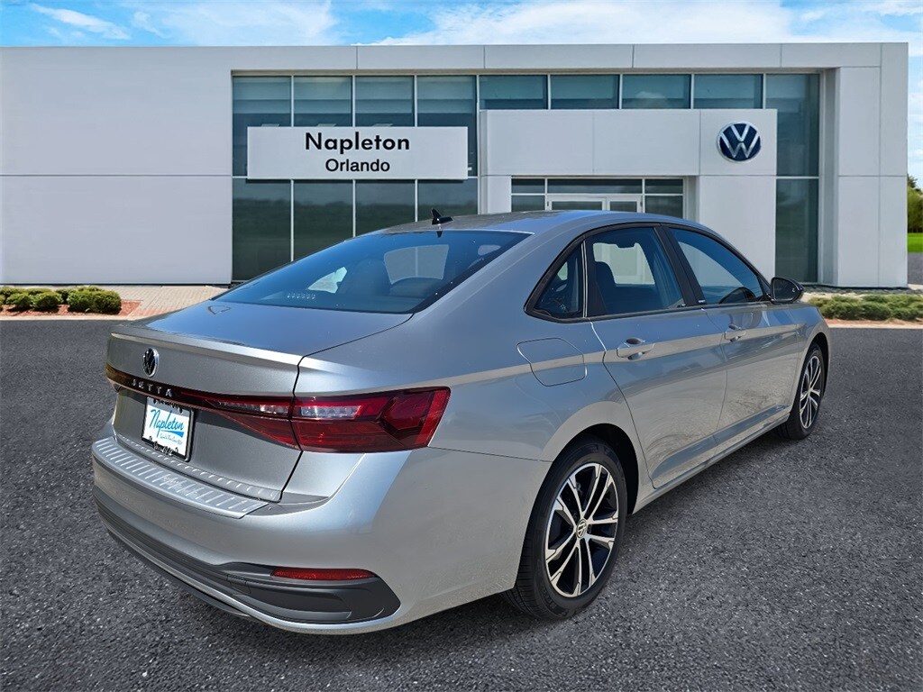 2025 Volkswagen Jetta 1.5T Sport photo 4