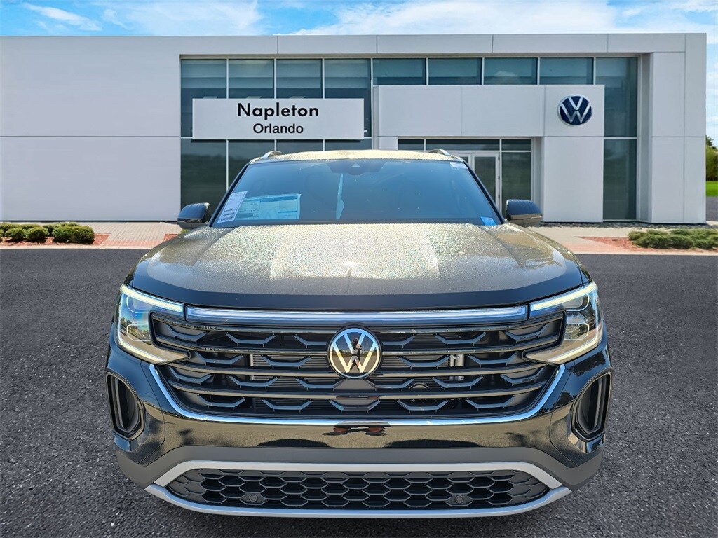 2026 Volkswagen Atlas Cross Sport SE photo 2