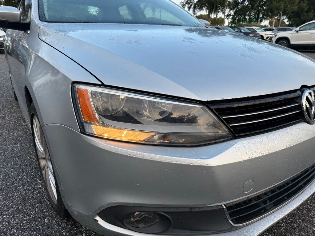 2014 Volkswagen Jetta 1.8T SEL photo 4