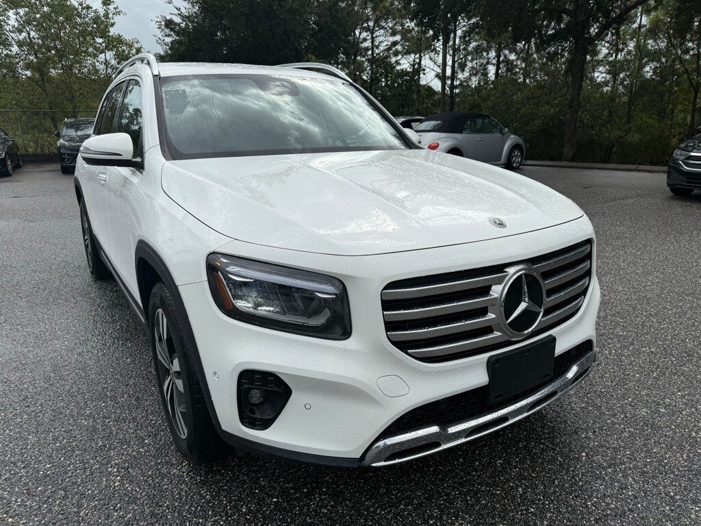 2024 Mercedes Benz GLB 250 photo 3