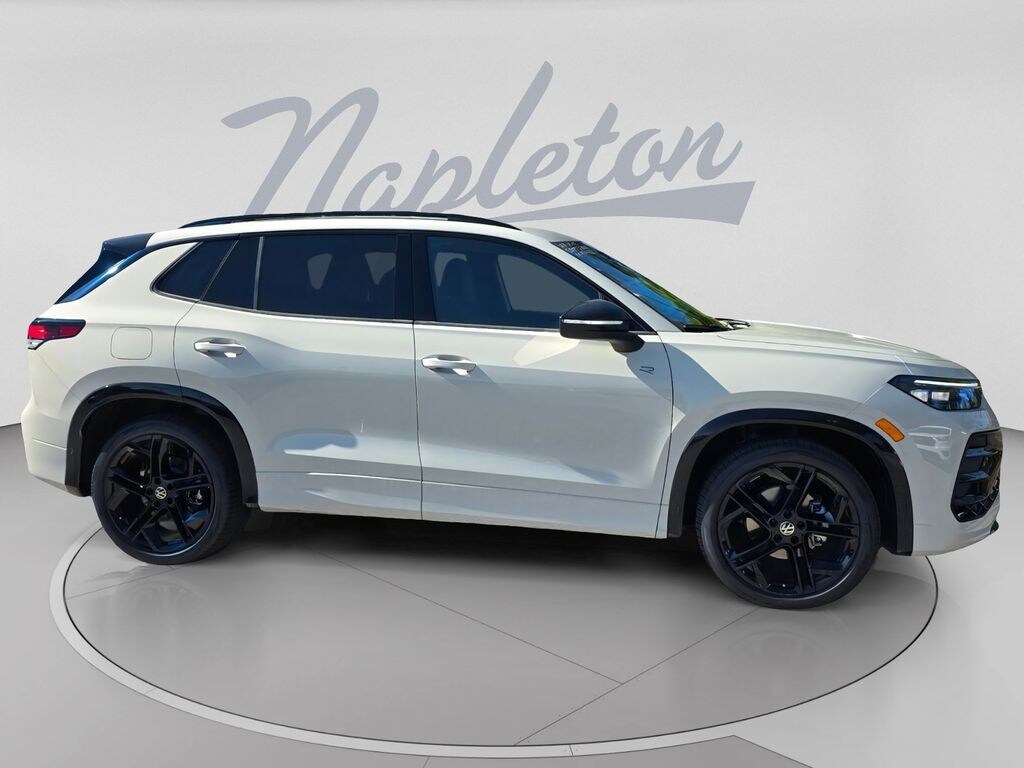 New 2026 Volkswagen Tiguan 2.0T SE R-Line Black SUV