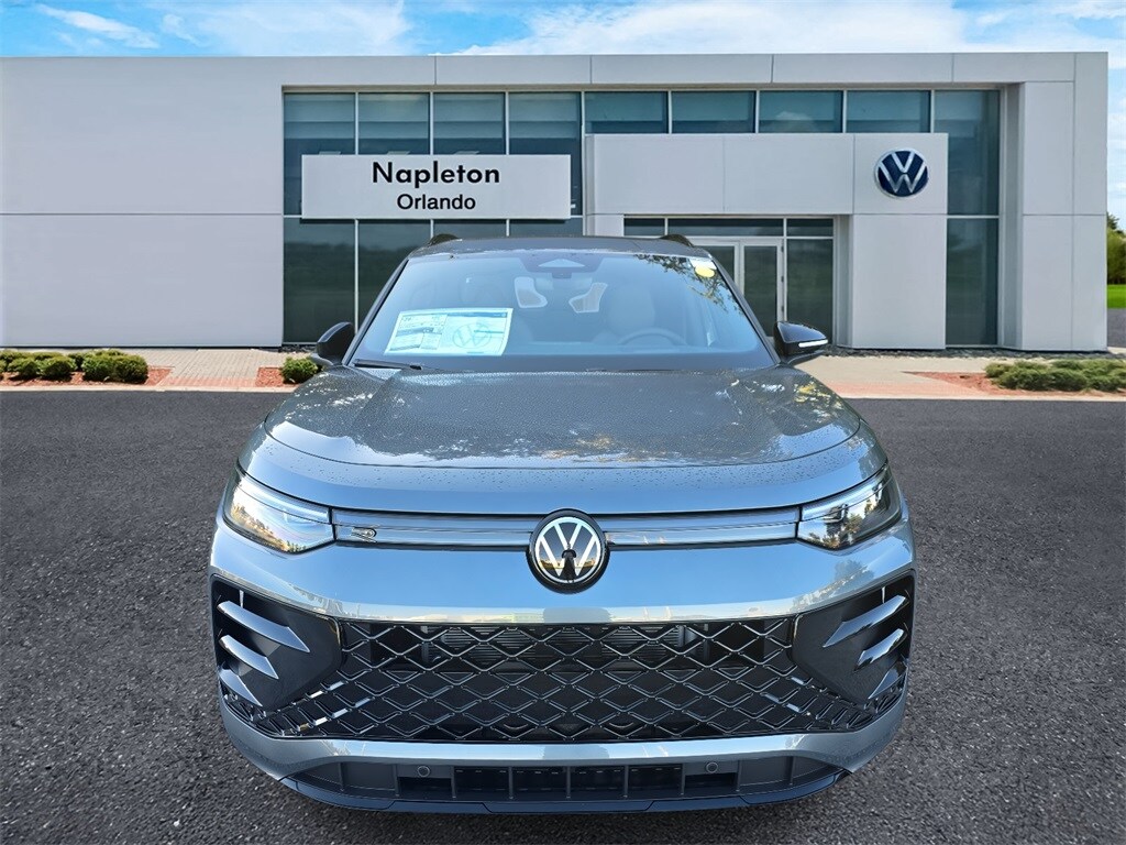 2026 Volkswagen Tiguan SE R-Line Black photo 2