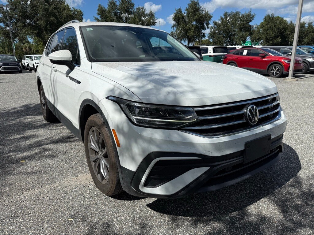 2022 Volkswagen Tiguan SE photo 2
