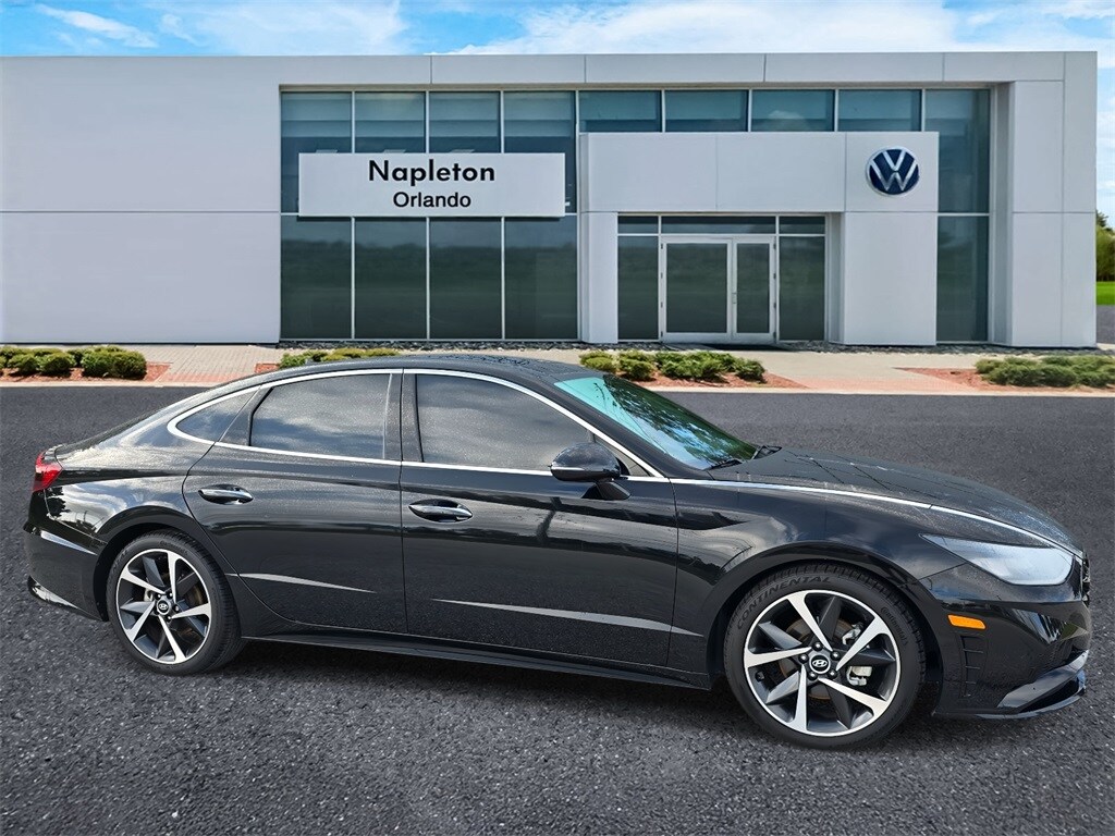 2022 Hyundai Sonata SEL Plus photo 3