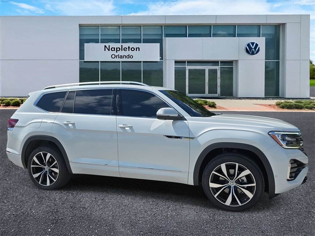 2025 Volkswagen Atlas SEL Premium R-Line photo 4