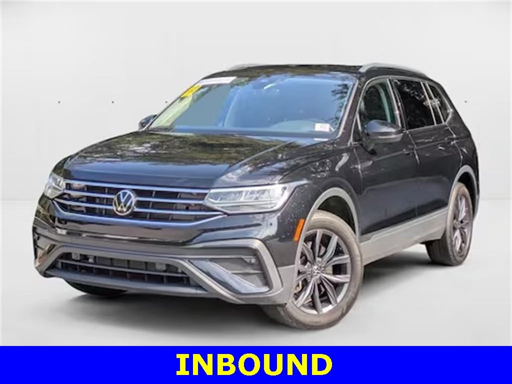 2023 Volkswagen Tiguan SE's photo