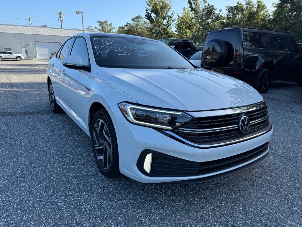 2023 Volkswagen Jetta 1.5T SEL photo 3
