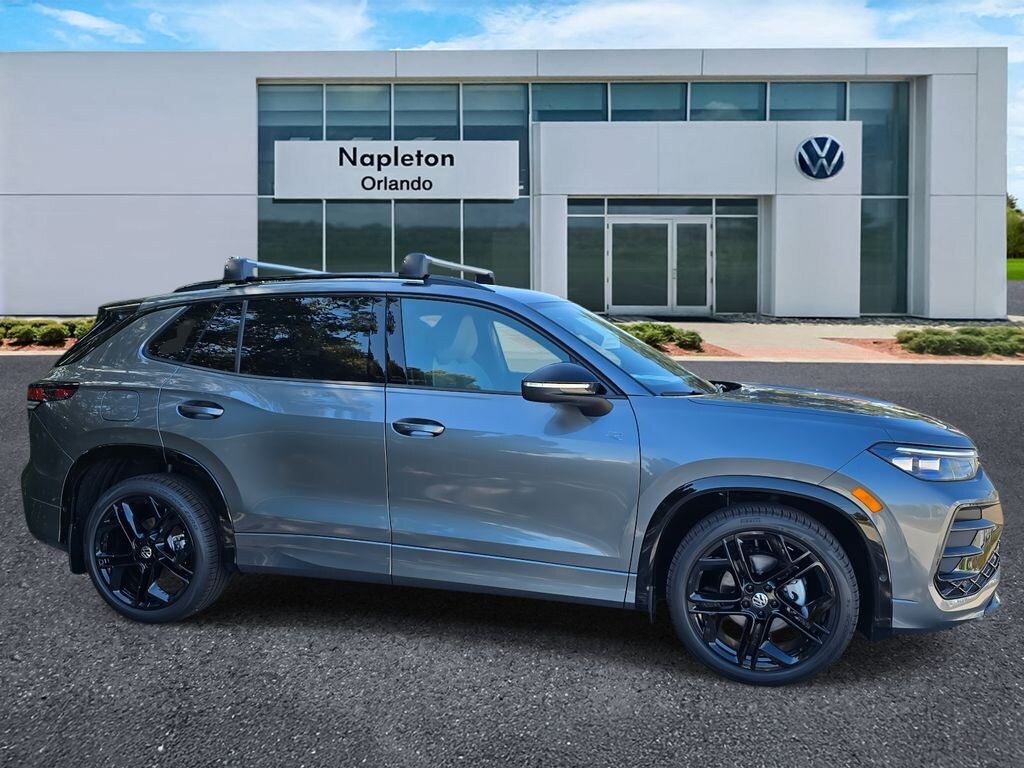 New 2026 Volkswagen Tiguan 2.0T SE R-Line Black SUV