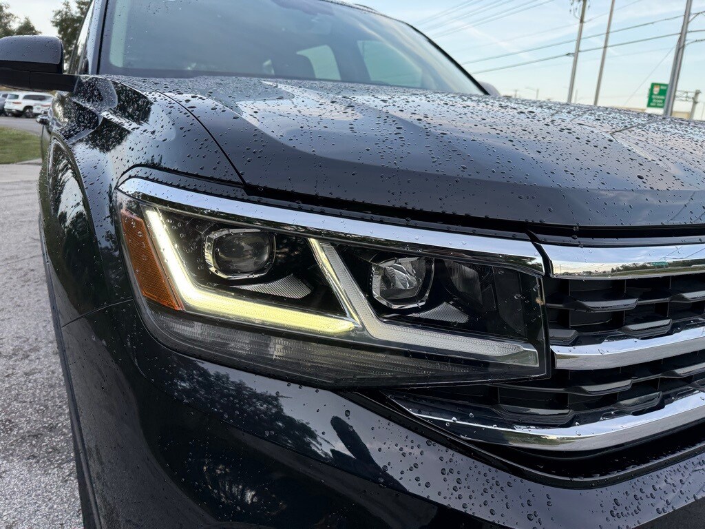 2022 Volkswagen Atlas SE Technology photo 2