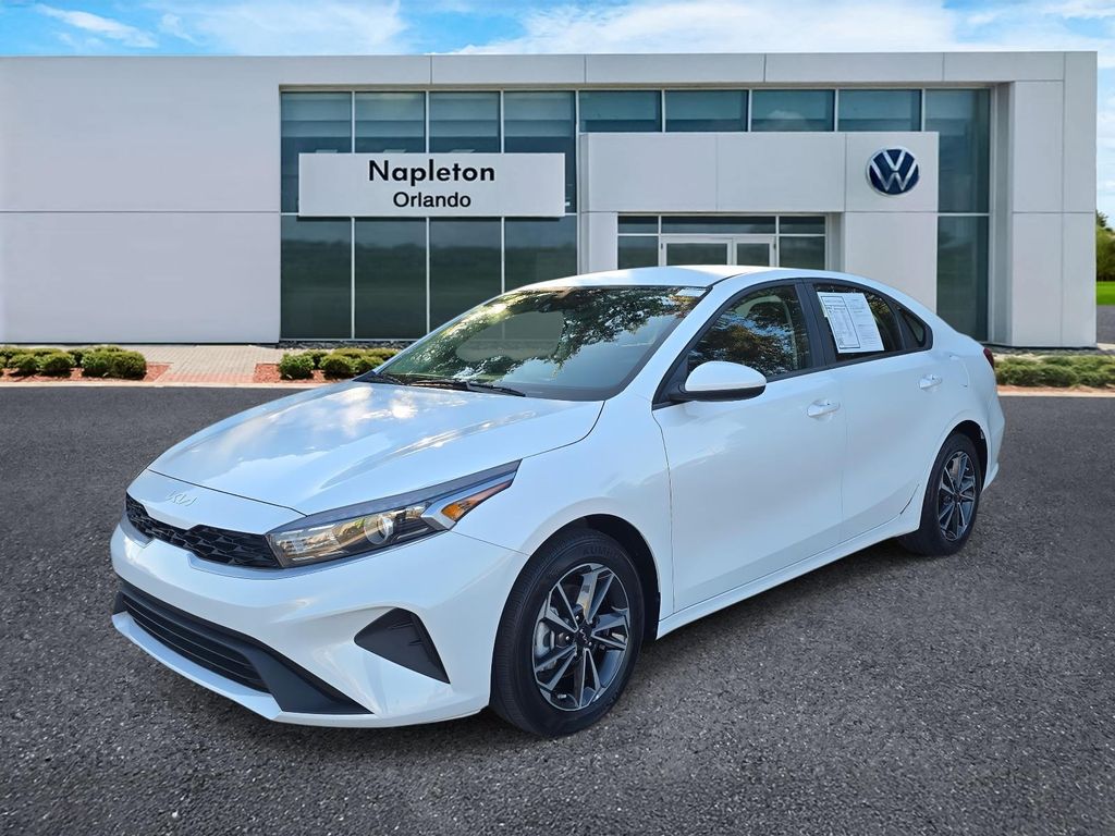 2024 Kia Forte LXS's photo