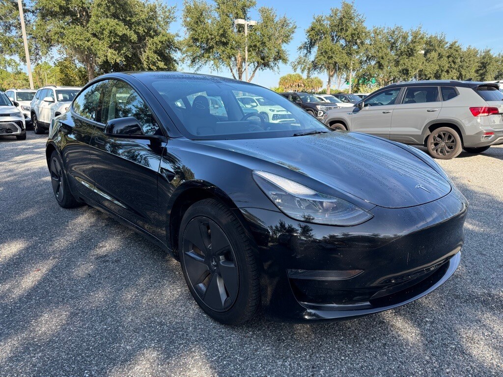 2023 Tesla Model 3 photo 3