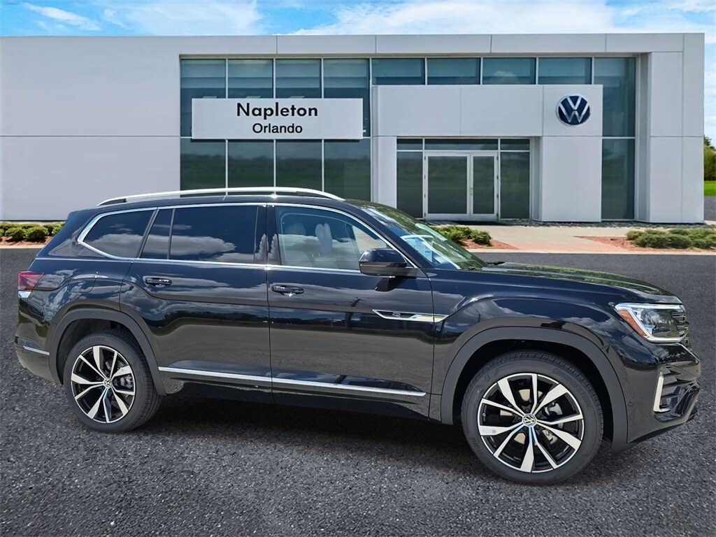 2025 Volkswagen Atlas SEL Premium R-Line photo 4