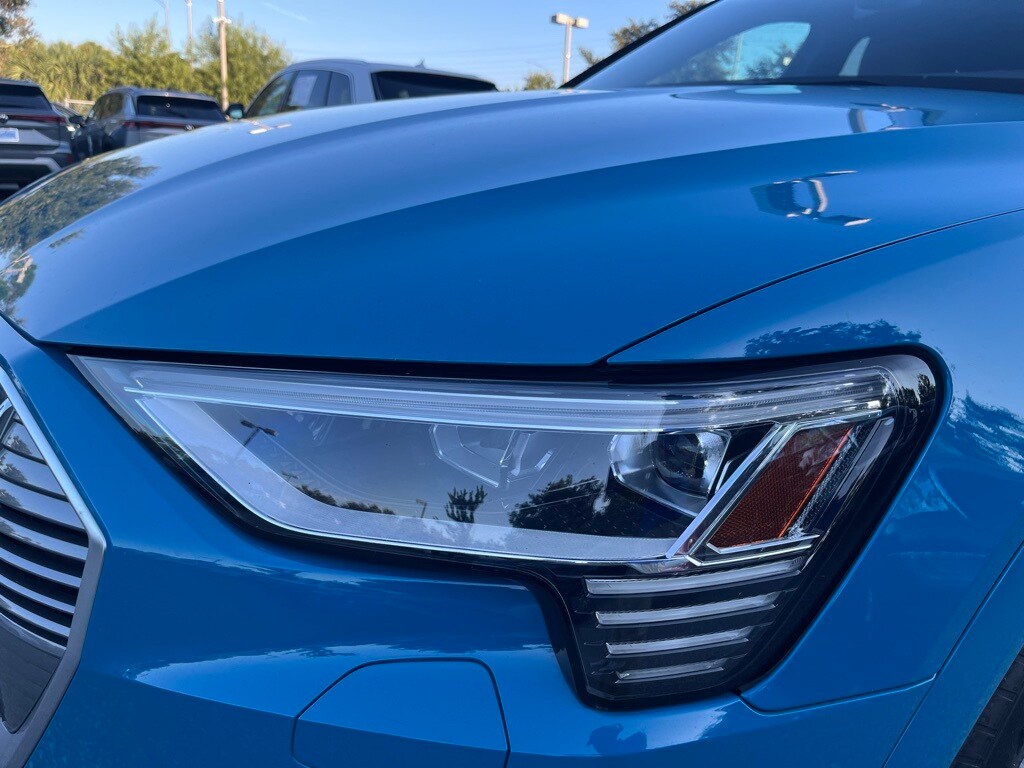 2019 Audi e-tron Premium Plus photo 4