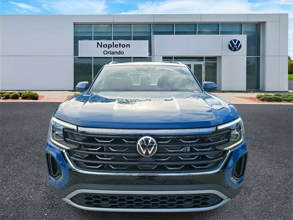 2026 Volkswagen Atlas Cross Sport SE photo 2