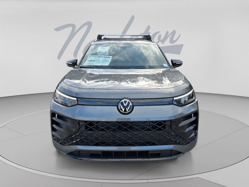 New 2026 Volkswagen Tiguan 2.0T SE R-Line Black SUV