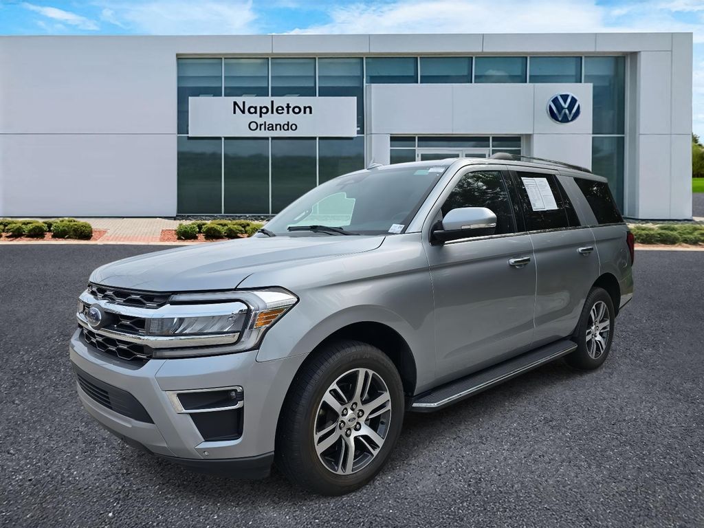 2023 Ford Expedition Limited's photo