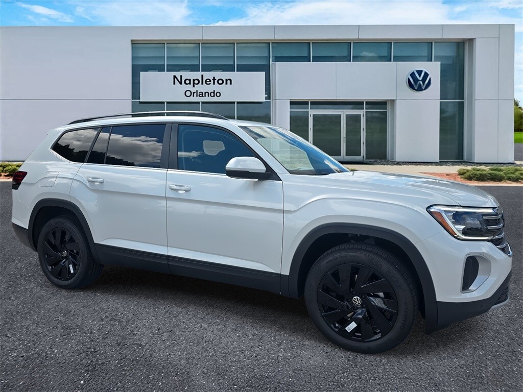 2026 Volkswagen Atlas SE Technology photo 2