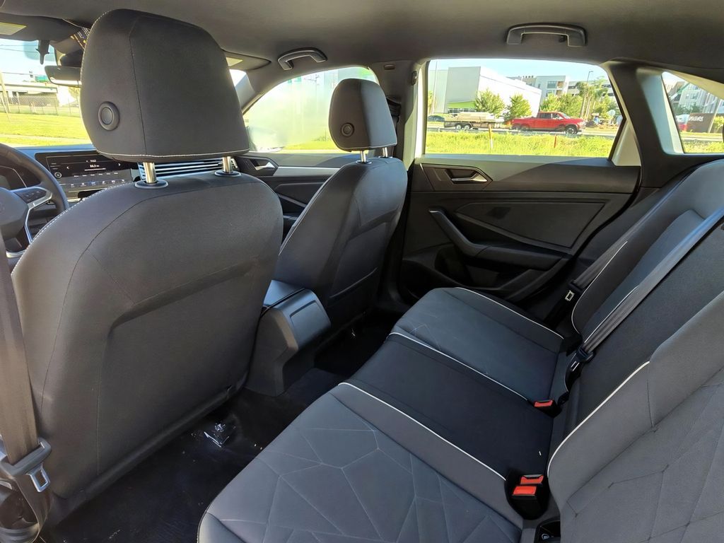 2025 Volkswagen Jetta Sport - Photo 24