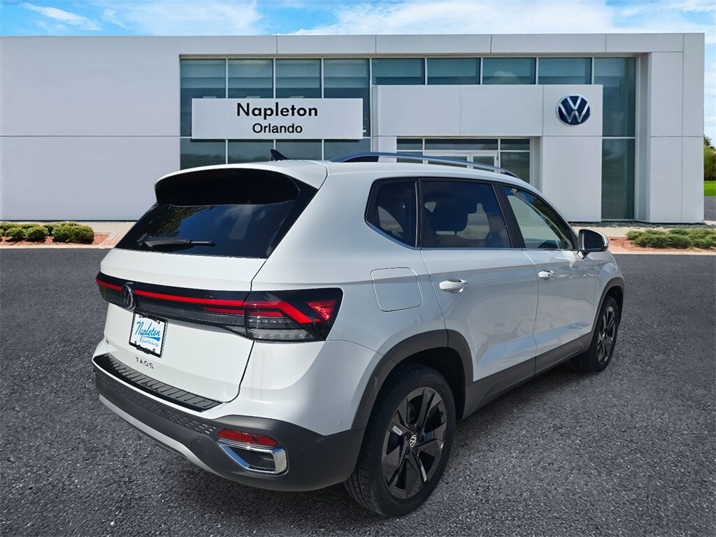 2025 Volkswagen Taos SE photo 3