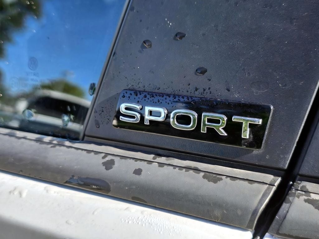 2025 Volkswagen Jetta Sport - Photo 8