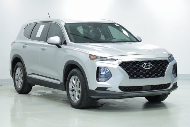 2019 Hyundai Santa Fe SE photo 3
