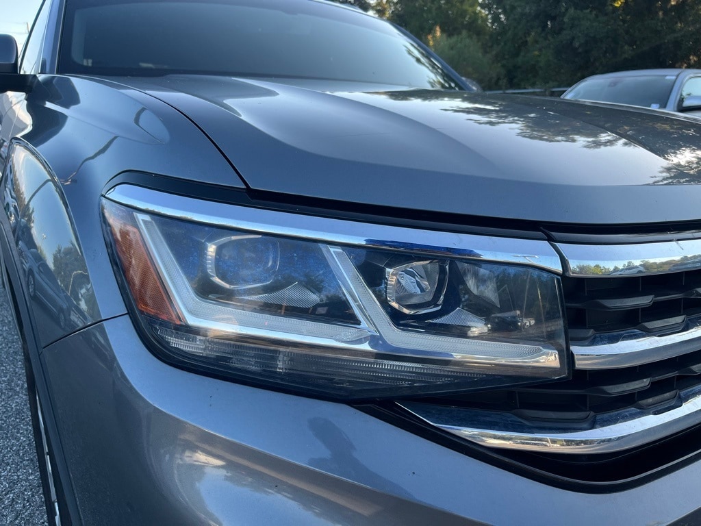2022 Volkswagen Atlas Cross Sport SE Technology photo 3