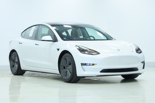 2021 Tesla Model 3 Standard Range Plus photo 3
