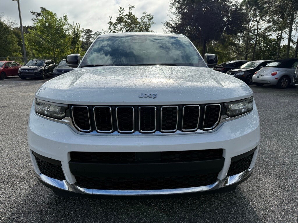 2023 Jeep Grand Cherokee Laredo photo 2