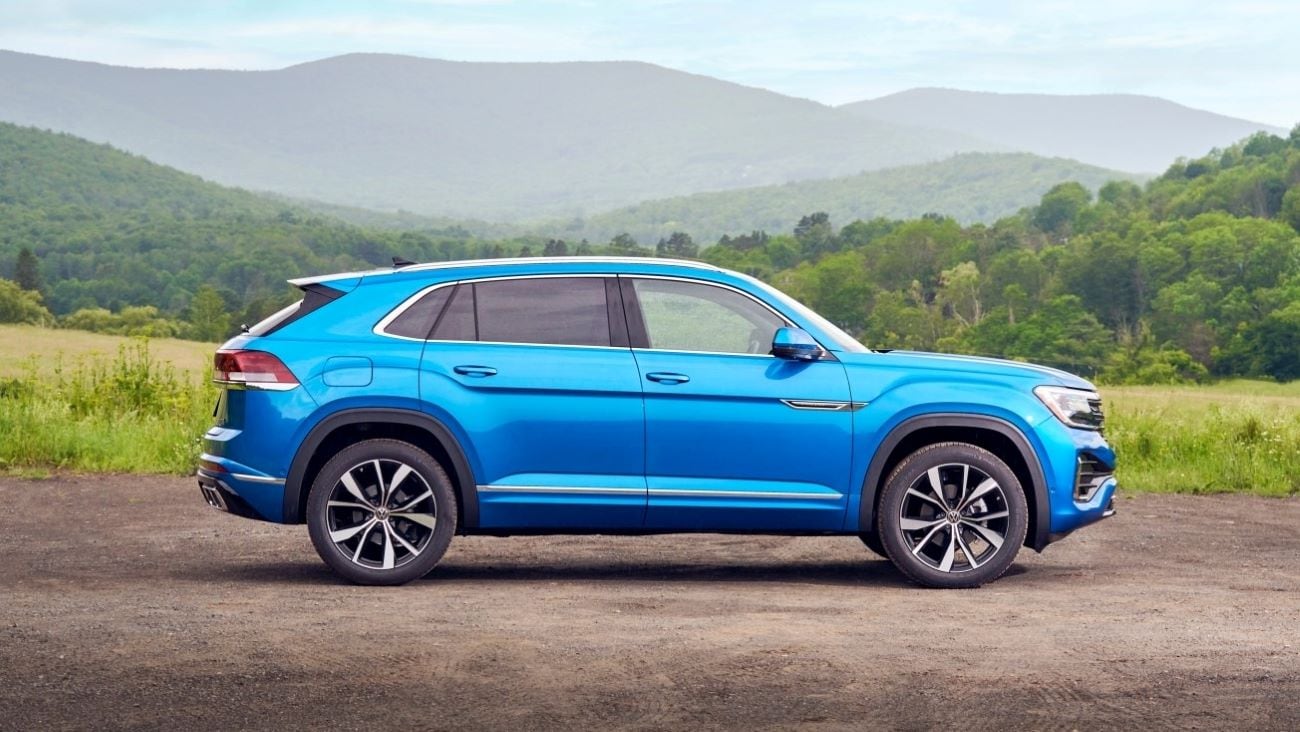 2020 Volkswagen Atlas Cross Sport.jpg volkswagen atlas cross sport vehicle comparison