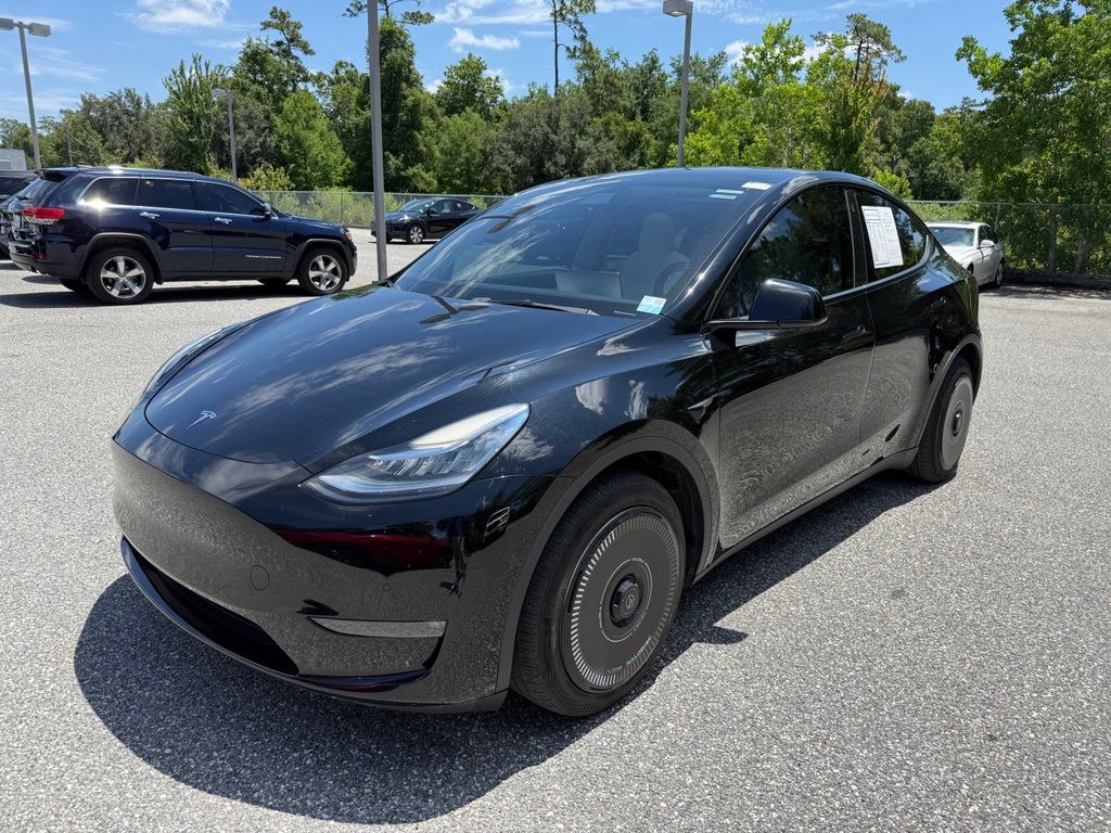 2022 Tesla Model Y Long Range Dual Motor All-Wheel Drive's photo