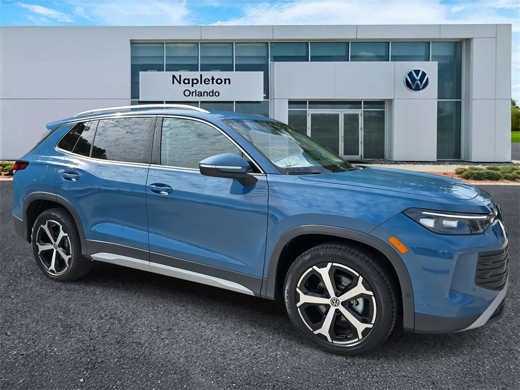 2025 Volkswagen Tiguan SE photo 3