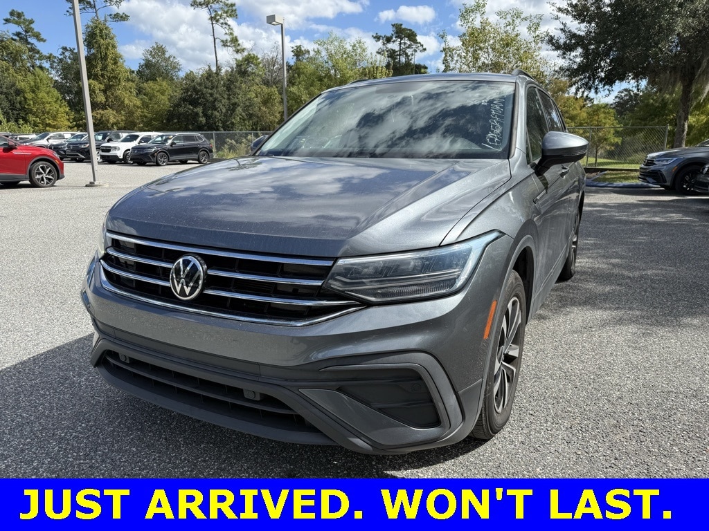 2022 Volkswagen Tiguan S's photo