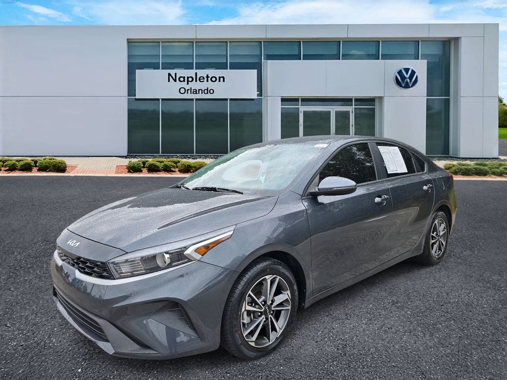 2023 Kia Forte LXS's photo