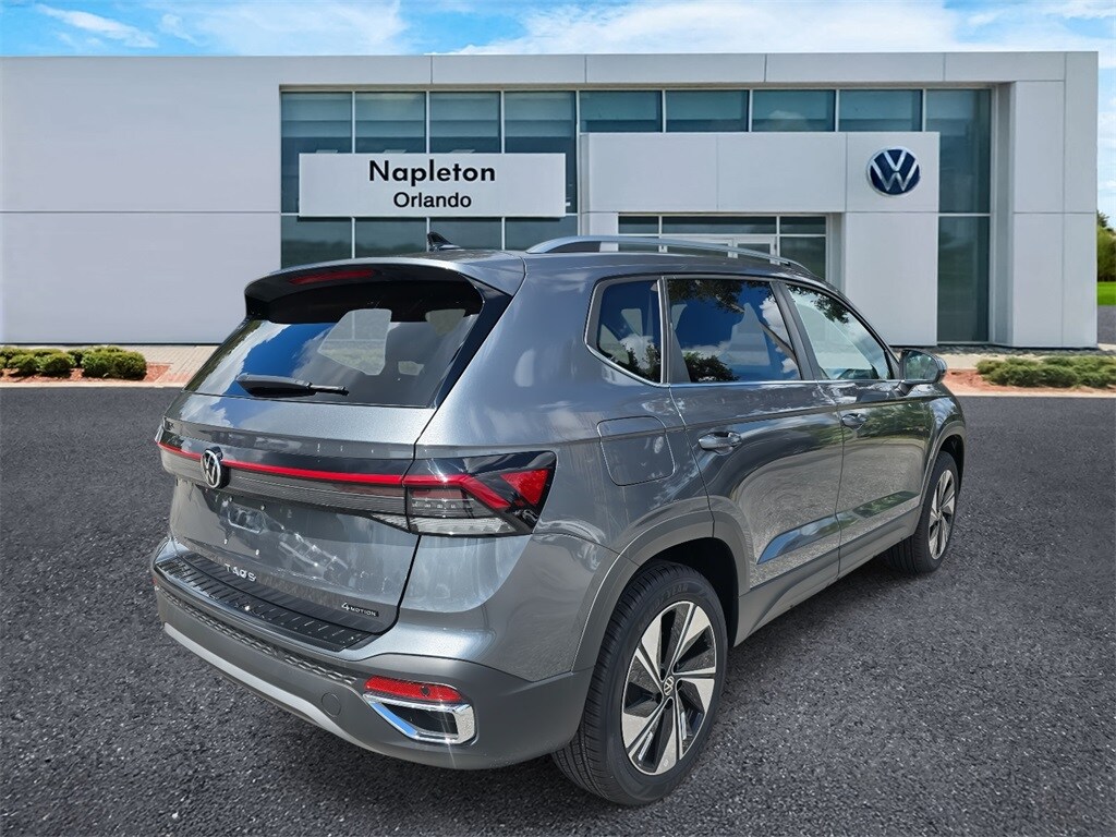 2025 Volkswagen Taos SE photo 4