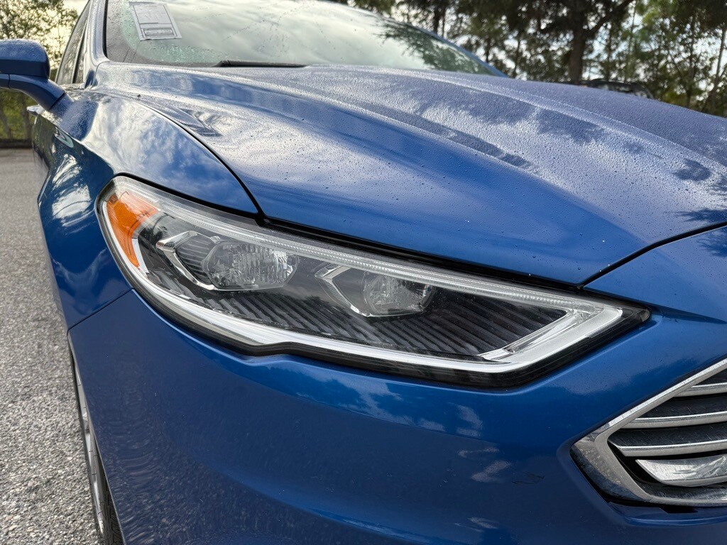 2017 Ford Fusion Energi Titanium photo 4