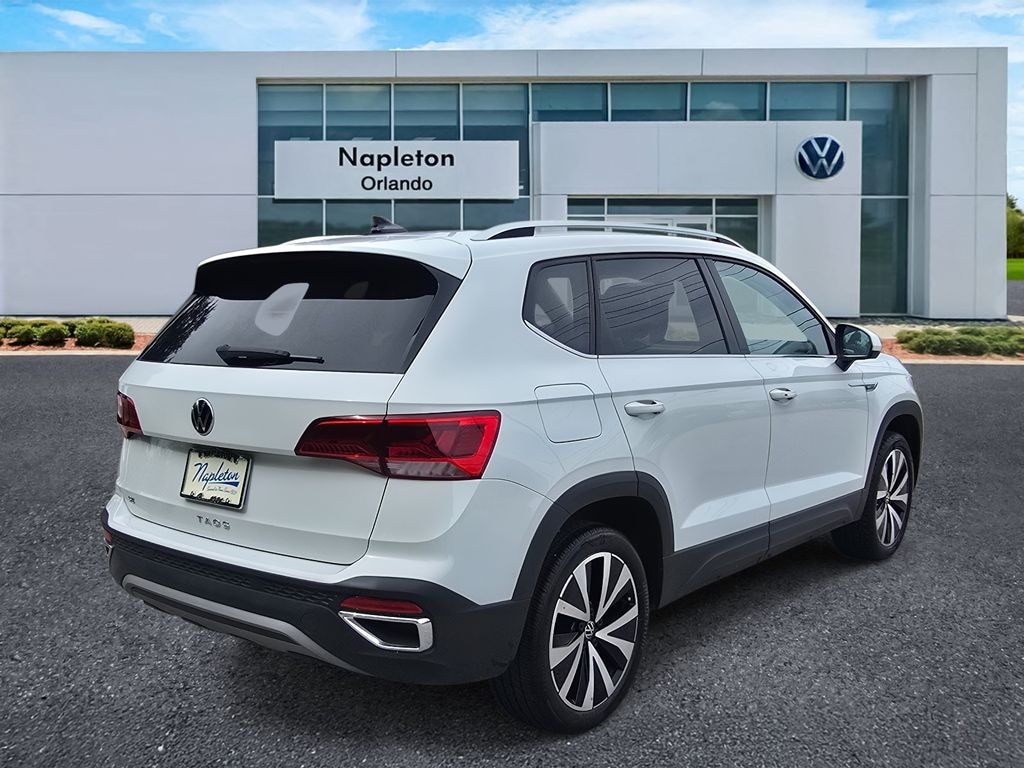 New 2024 Volkswagen Taos 1.5T SE SUV
