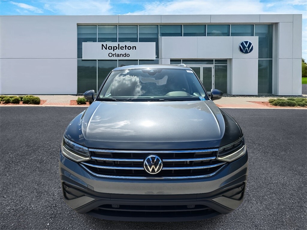 2024 Volkswagen Tiguan SE Wolfsburg Edition photo 2