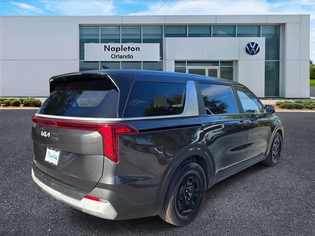 Used 2025 Kia Carnival LXS Minivan/Van
