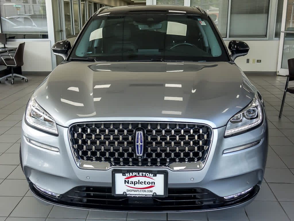 2022 Lincoln Corsair Grand Touring photo 2