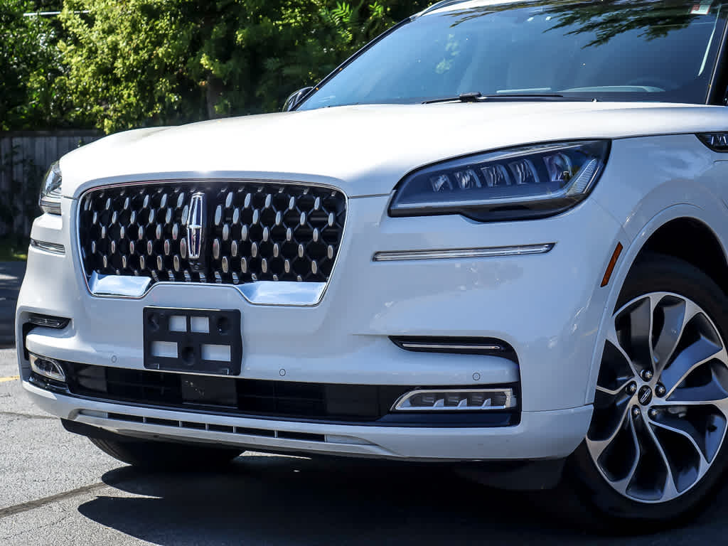 2022 Lincoln Aviator Grand Touring photo 2