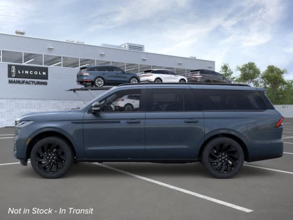 New 2026 Lincoln Navigator L Reserve 4x4