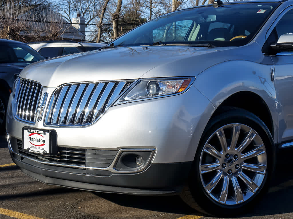 Used 2013 Lincoln MKX Base with VIN 2LMDJ8JK8DBL60053 for sale in Glenview, IL