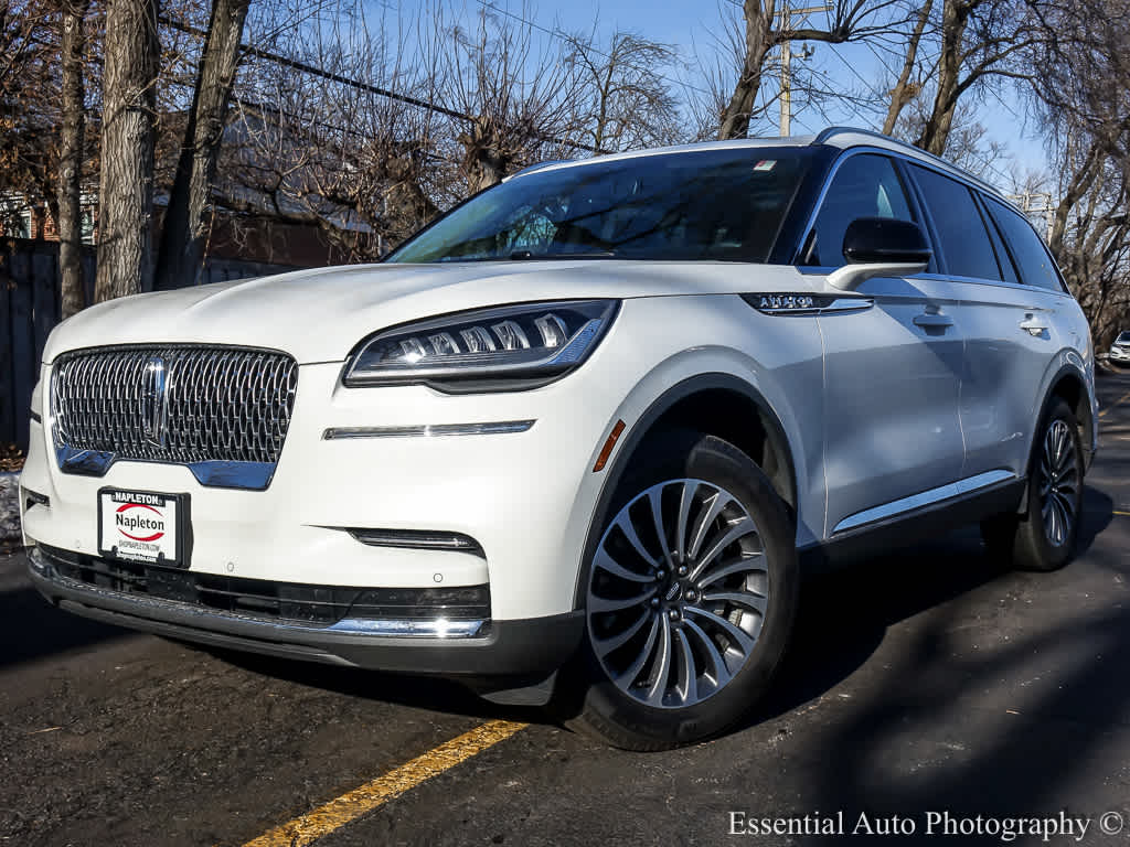 2022 Lincoln Aviator Base's photo